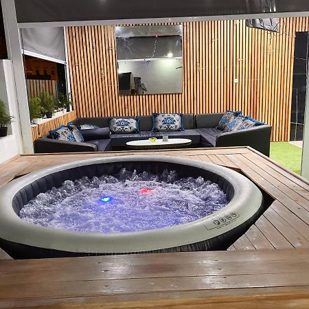 Al Hoceïma Appartement Avec Terasse Jaccuzi Barbecue Netflix Vue Sur Mer Totalement Gratuit Sans Supplement מראה חיצוני תמונה