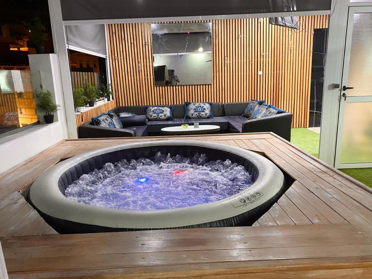 Al Hoceïma Appartement Avec Terasse Jaccuzi Barbecue Netflix Vue Sur Mer Totalement Gratuit Sans Supplement מראה חיצוני תמונה